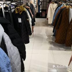 外贸服装工厂折扣店